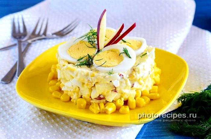 Салат із яблуком і сиром та яйцем шаром, додати